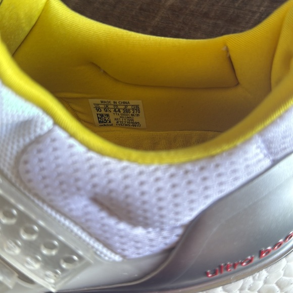 Adidas Ultraboost DNA x Lego Plates w/box complete like new - Picture 8 of 11